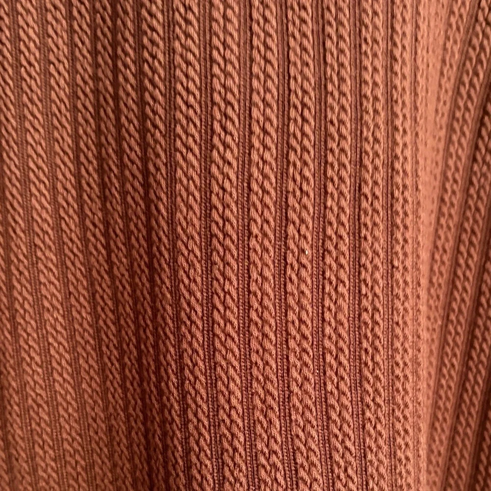 Elegant Brown Ribbed Crew Neck Sweater button detail - Picture 3 of 8